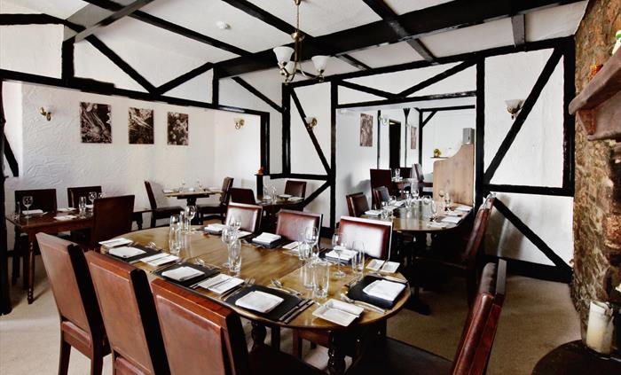 A traditional setting, with clean modern twist
